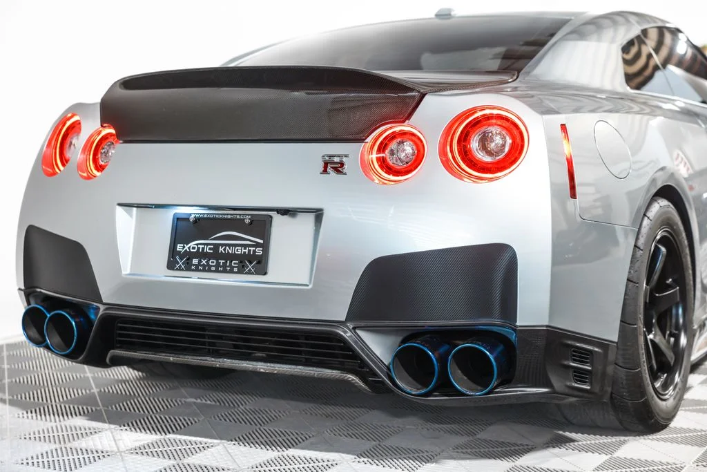 Used 2015 Silver Nissan Black Edition image 9