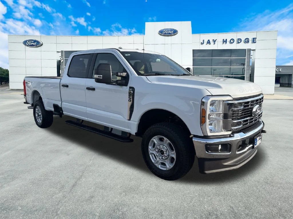 2027 Ford F-250 Super Duty XLT