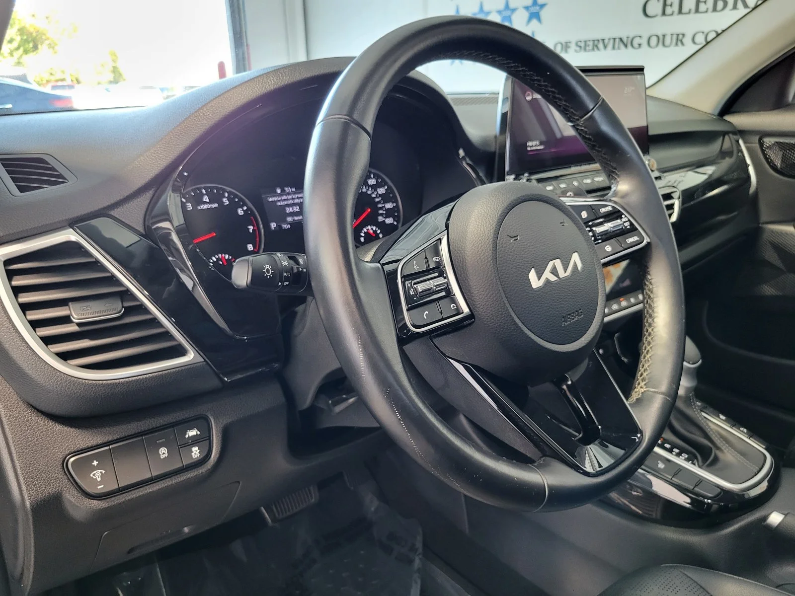Used 2022 Gray Kia EX image 10