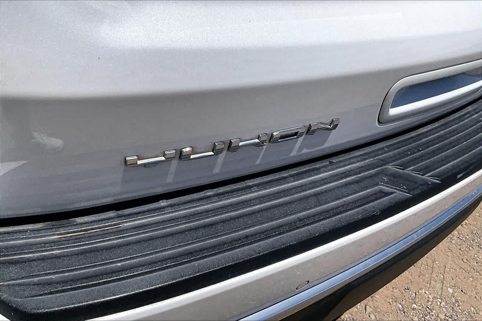 Used 2022 White Frost Tricoat GMC Denali image 28