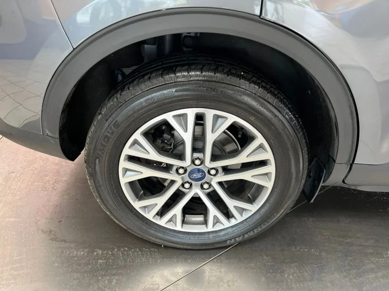 Used 2021 Gray Ford SEL image 10