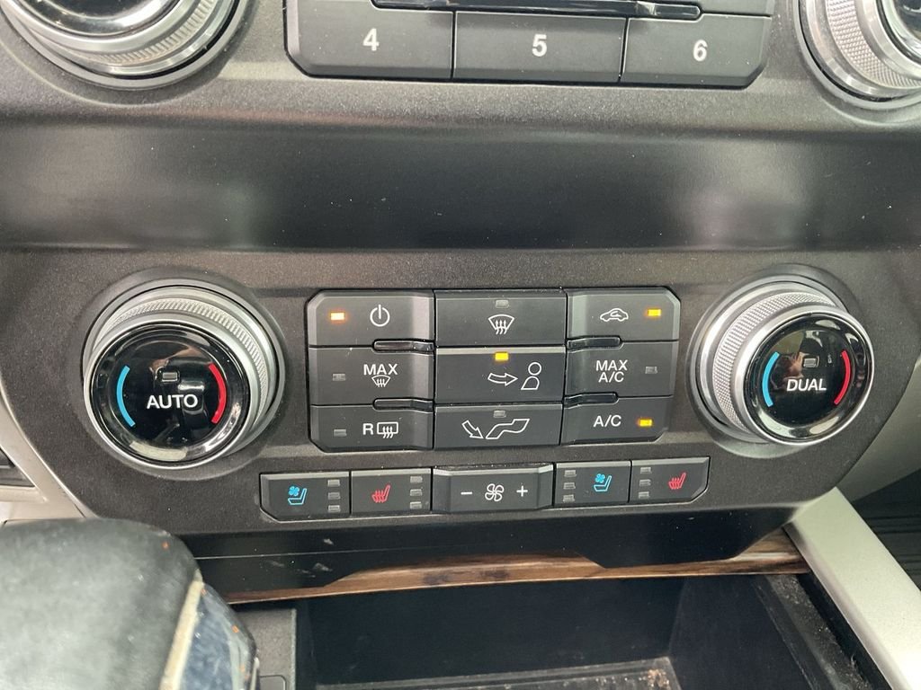 Used 2020 Black Ford Lariat image 18