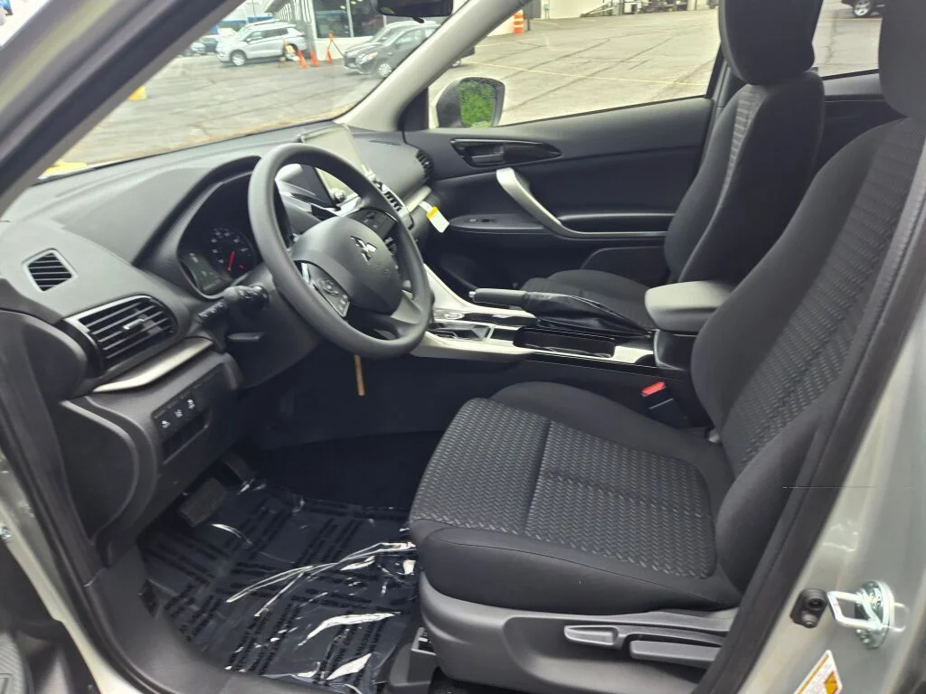 New 2026 Gray Mitsubishi ES image 15