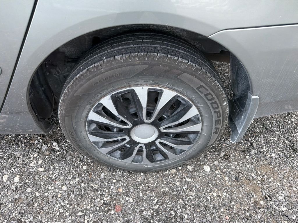 Used 2003 Silver Toyota  image 12