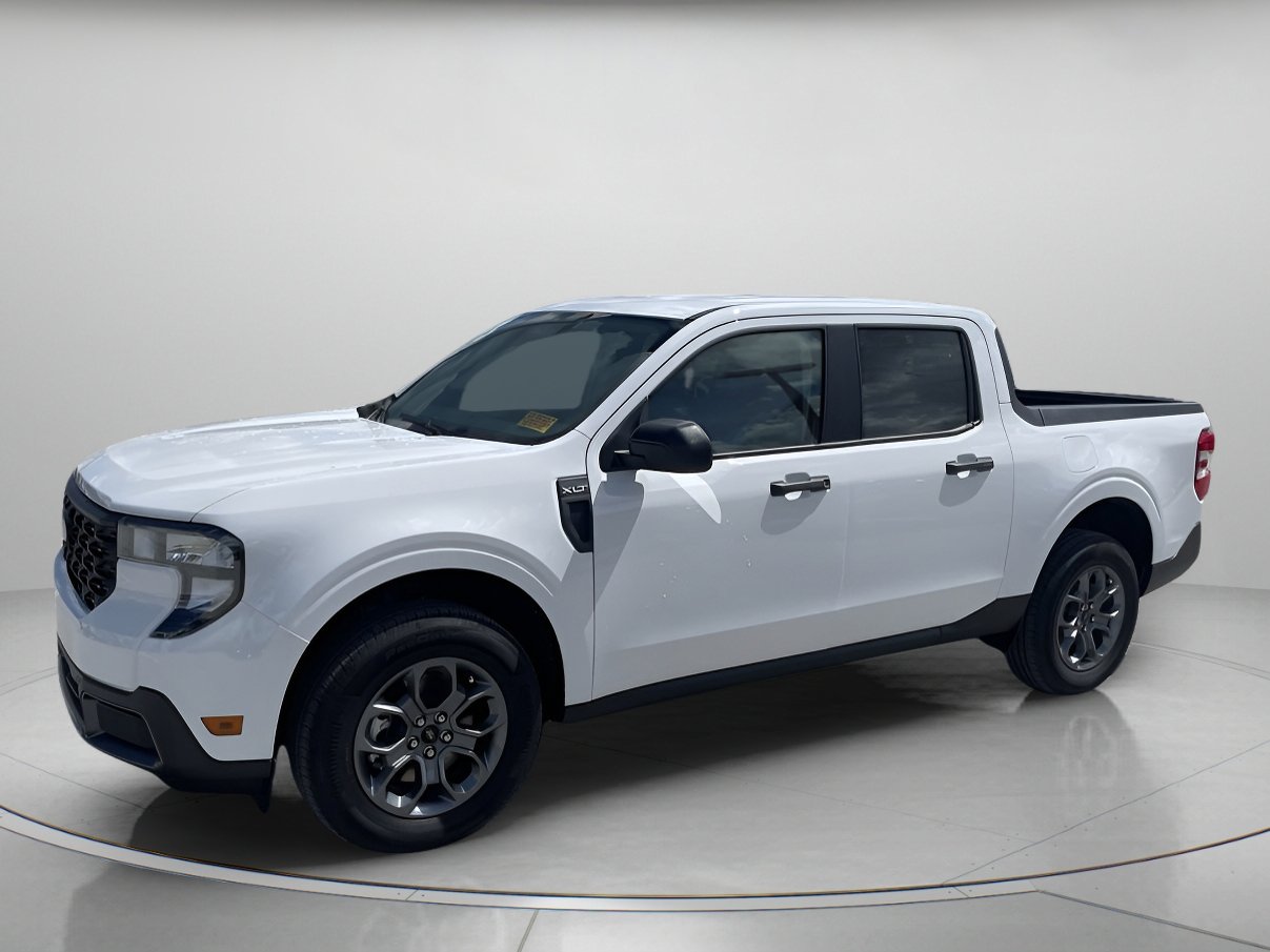 New 2026 Oxford White Ford XLT image 1