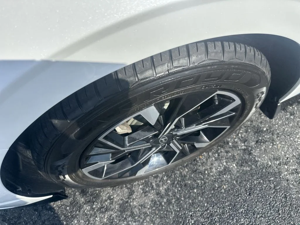 Used 2024 White Hyundai SEL image 16
