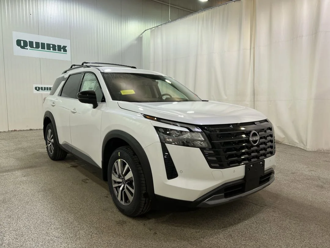 2026 Nissan Pathfinder SL 4WD's photo