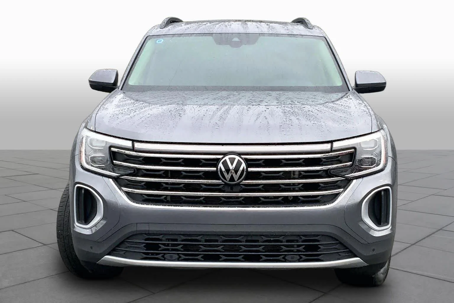 Used 2025 Platinum Gray Metallic Volkswagen 2.0T SE w/Technology image 3