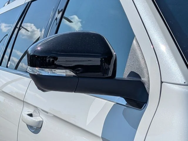 New 2027 Star White Metallic Tri-Coat Ford MAX Platinum image 12