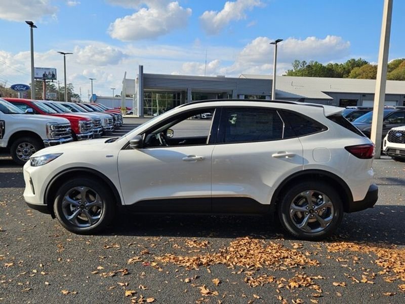 New 2026 Star White Metallic Tri-coat Ford ST-Line image 5