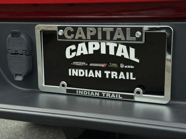 Used 2022 Red Jeep Sport image 40