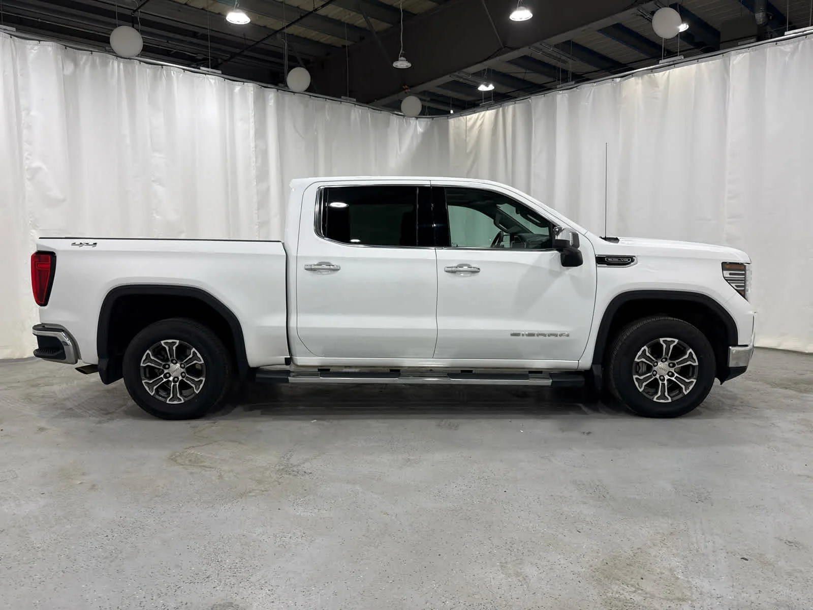 Certified Used 2024 Summit White GMC SLT image 6