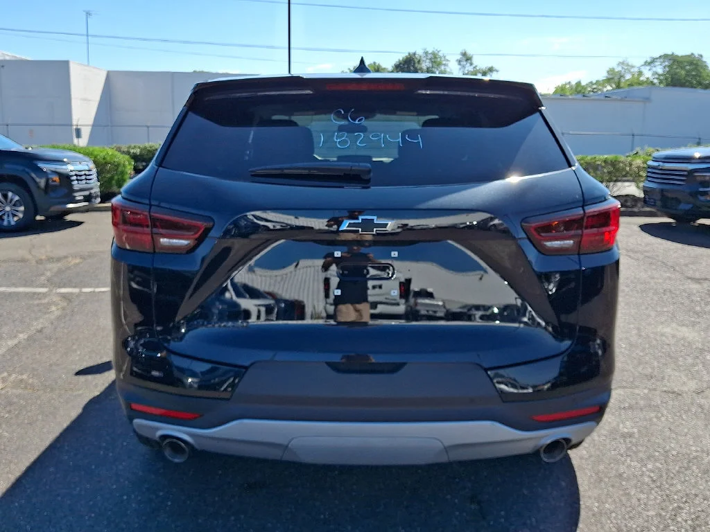 New 2026 Black Chevrolet 2LT image 7