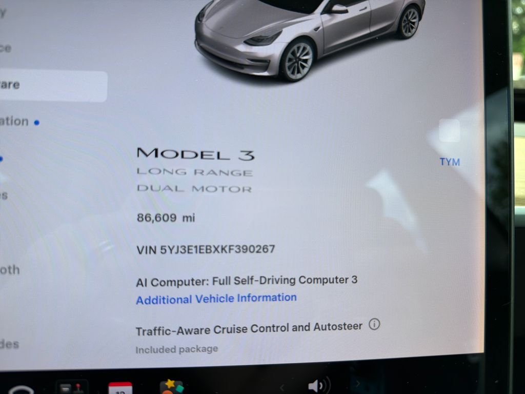 Used 2019  Tesla  image 10