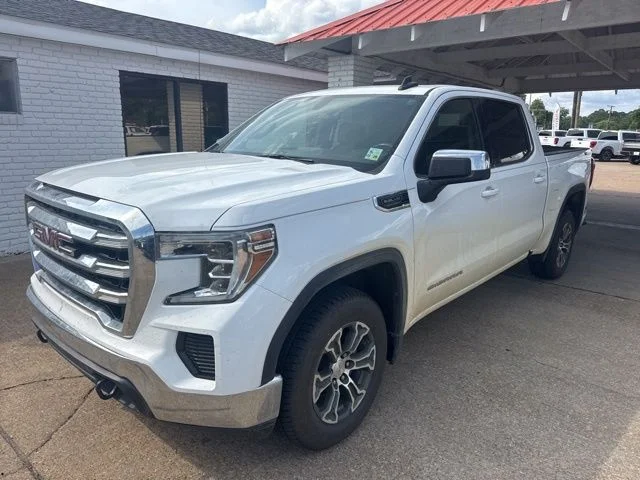 2019 GMC Sierra 4WD Crew Cab Short Box SLE's photo