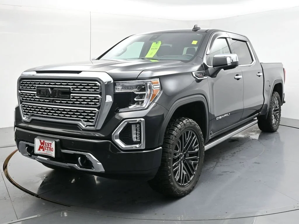 2020 GMC Sierra 4WD Crew Cab Short Box Denali's photo