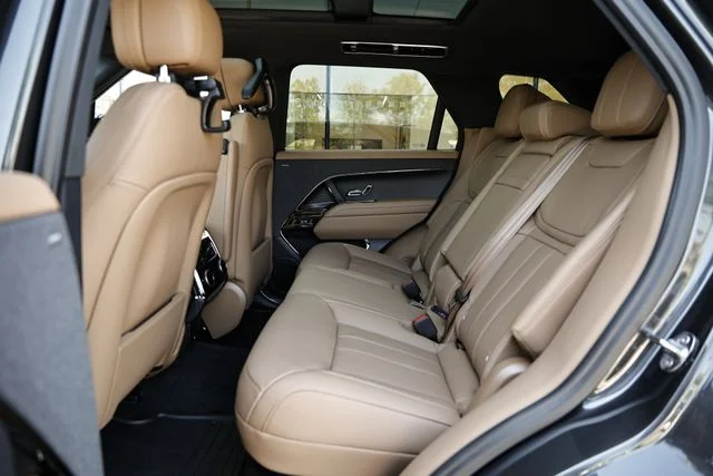 New 2026 Carpathian Grey Land Rover SE image 29