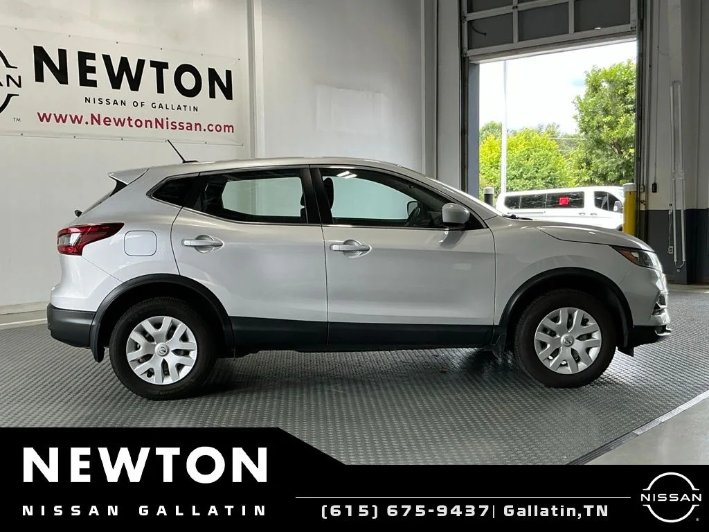 Used 2020 Brilliant Silver Metallic Nissan S image 4