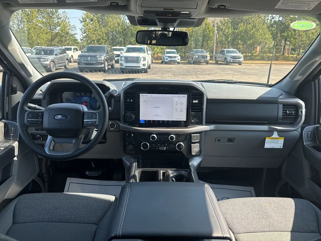 New 2026 Avalanche Ford XLT image 2