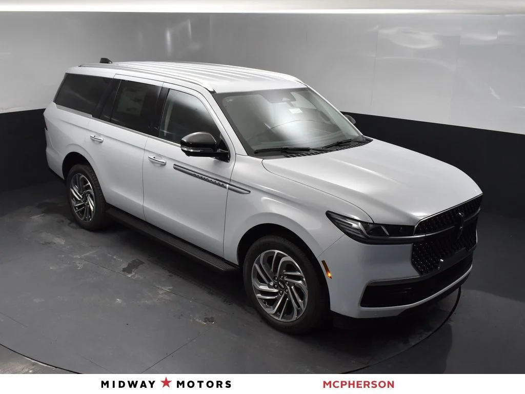 2026 Lincoln Navigator Premiere AWD's photo
