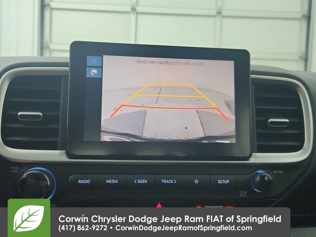 Used 2025 Silver Hyundai SEL image 24