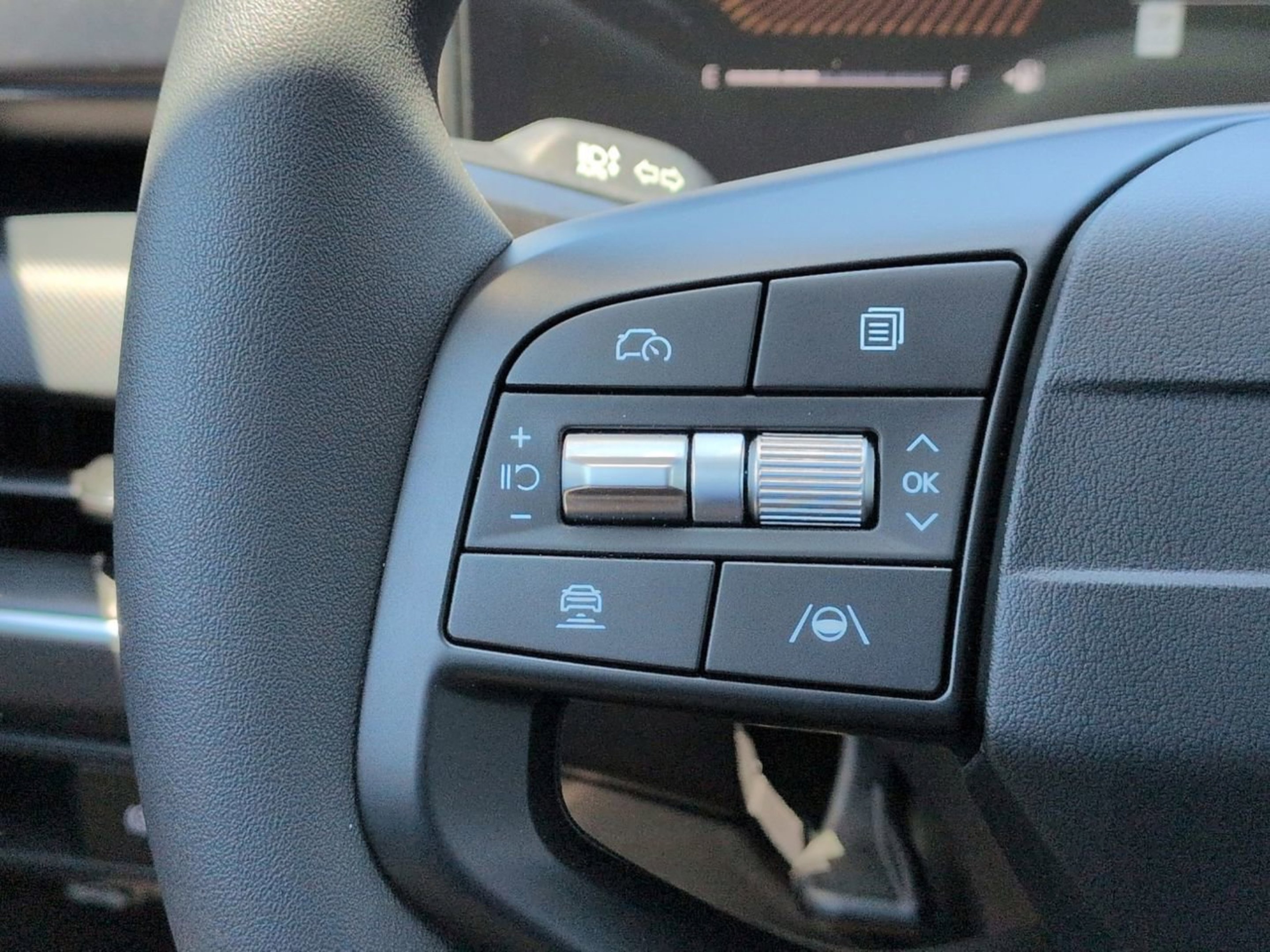 New 2026 Snow White Pearl Kia LX image 26