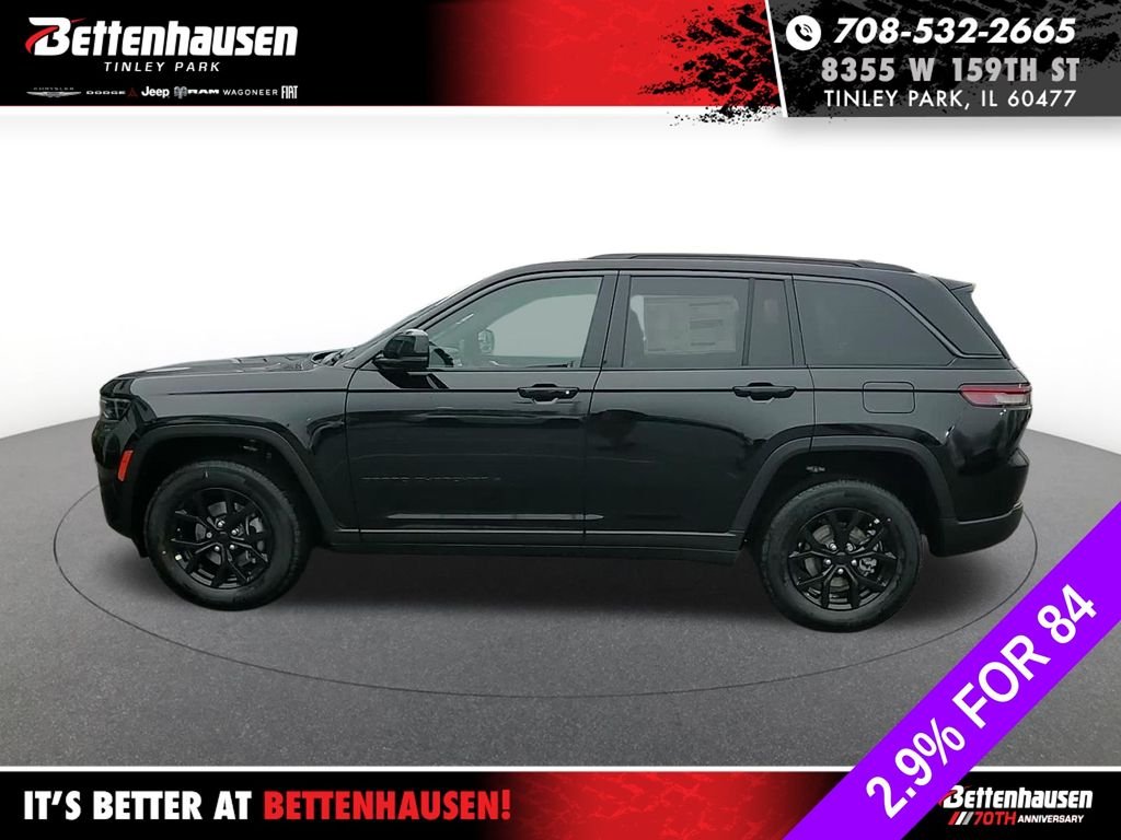 New 2026 Diamond Black Crystal Pearl-Coat Exterior Paint Jeep Laredo image 8
