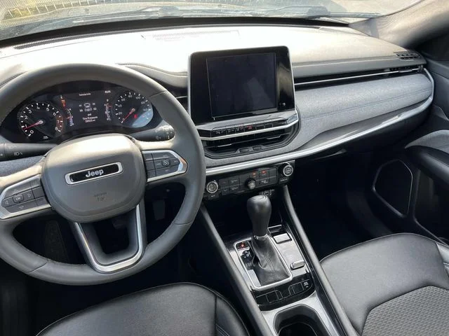 Used 2025 Black Jeep Latitude image 12