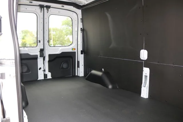 New 2026 Oxford White Ford Cargo Van image 38