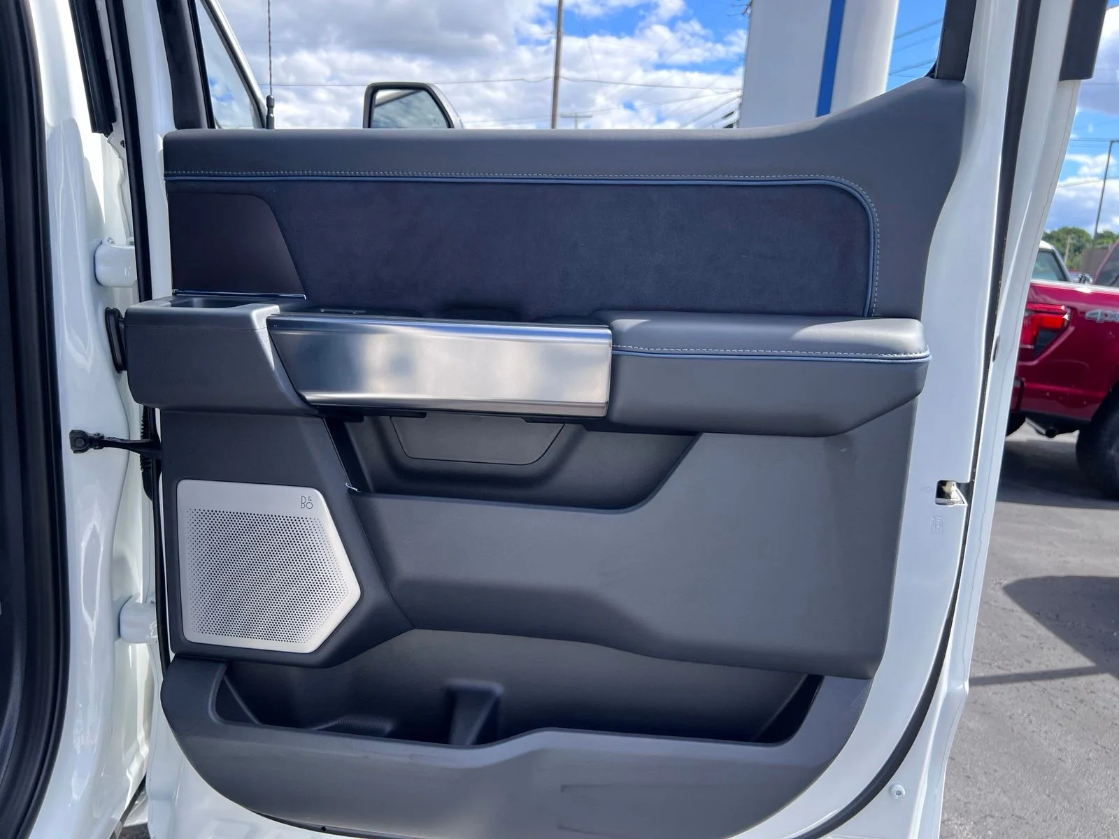 New 2026 Star White Metallic Tri-Coat Ford F-350® Platinum® image 61