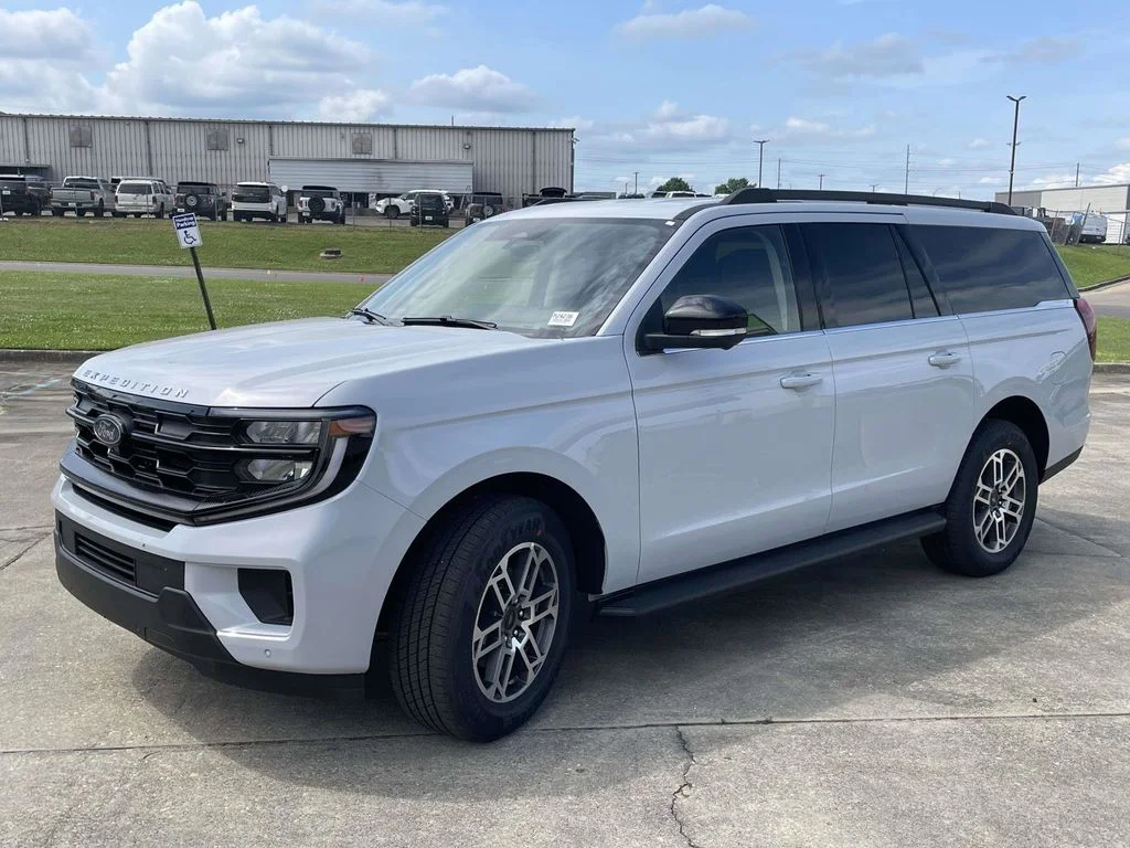New 2026 Silver Ford Active image 7
