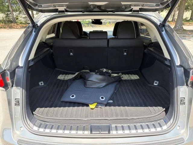 Used 2018 Silver Lexus 300h image 25