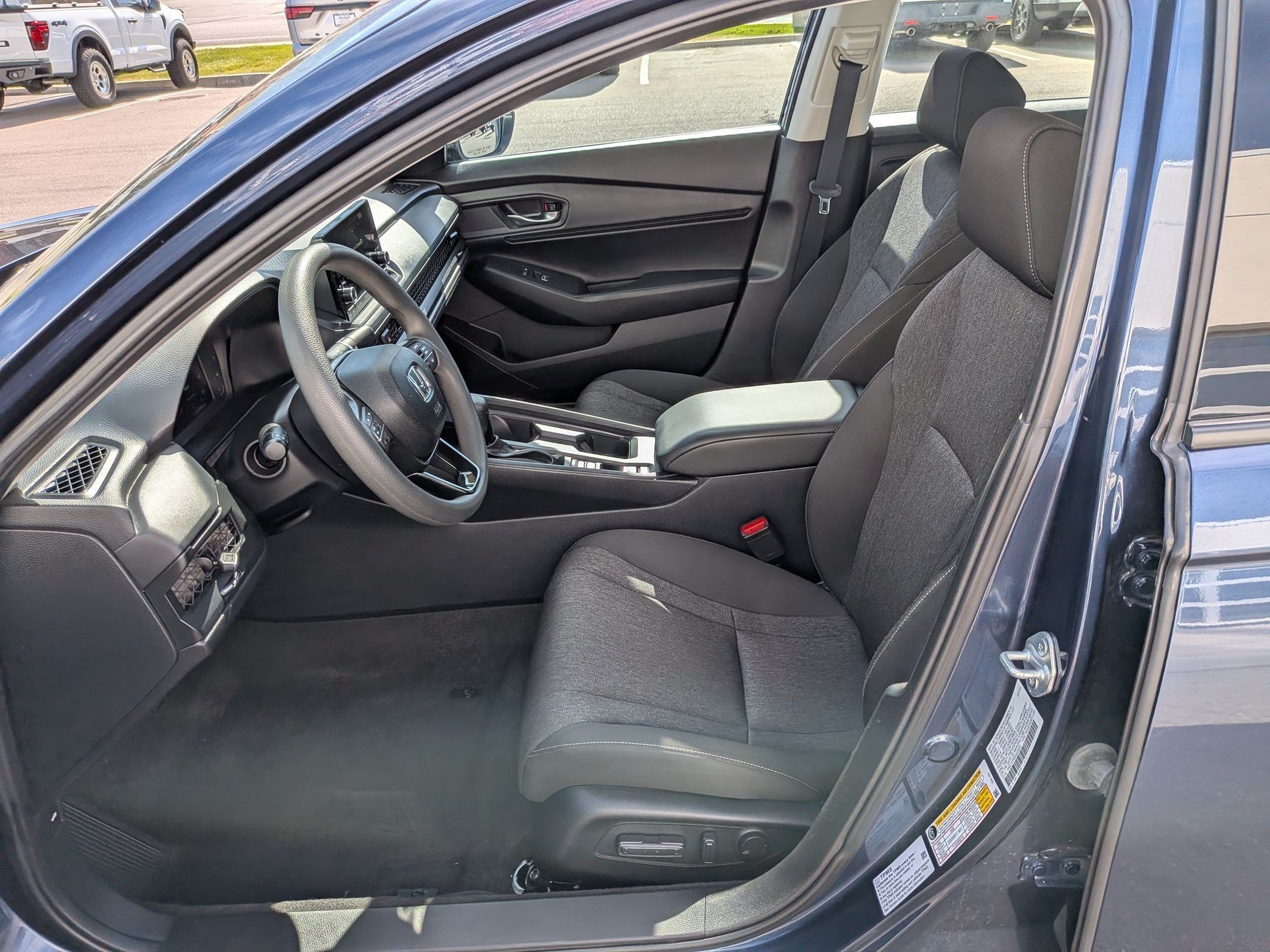 Used 2025 Blue Honda SE image 26