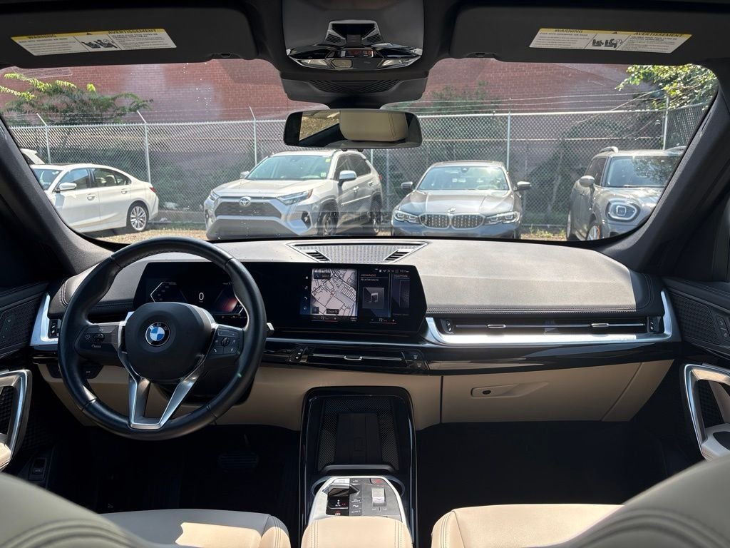 Used 2023 Blue BMW xDrive28i image 11