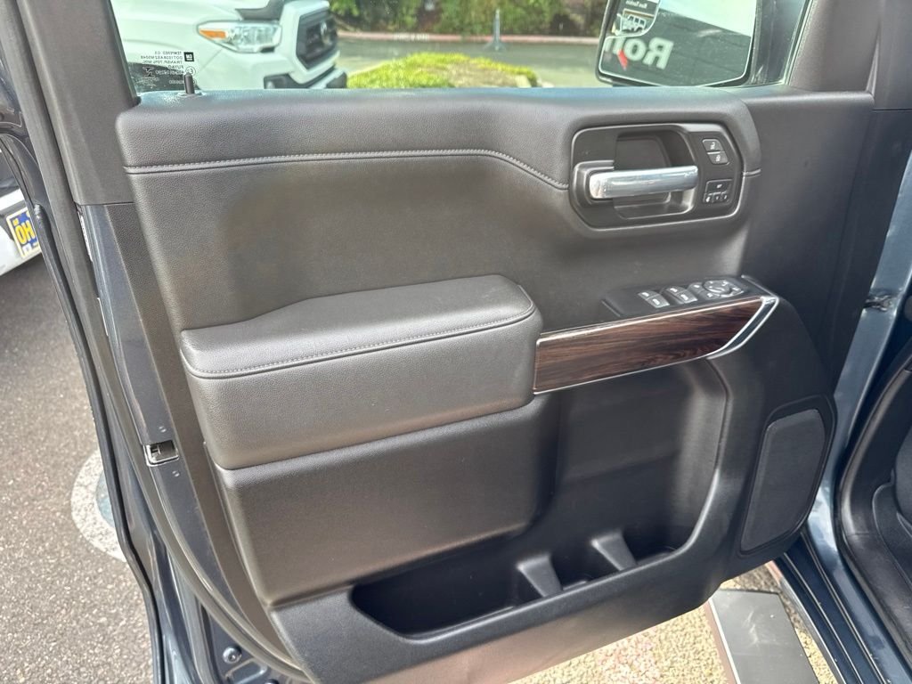 Used 2021 Dark Sky Metallic GMC SLT image 5