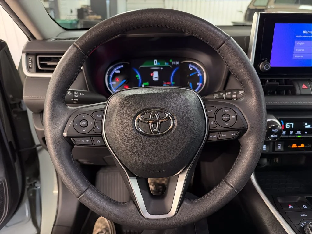 Certified Used 2023  Toyota XLE image 19