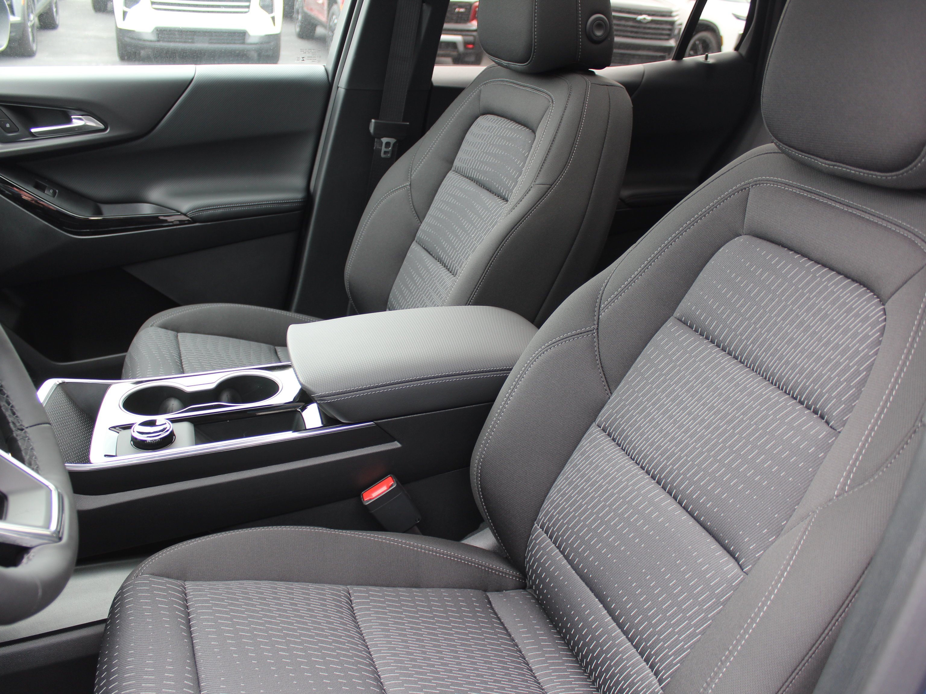 2027 Chevrolet Equinox LT - Photo 11