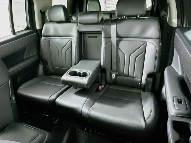New 2026 Black Hyundai SEL image 11