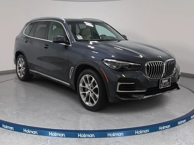 Used 2022 Arctic Gray Metallic BMW xDrive40i image 4