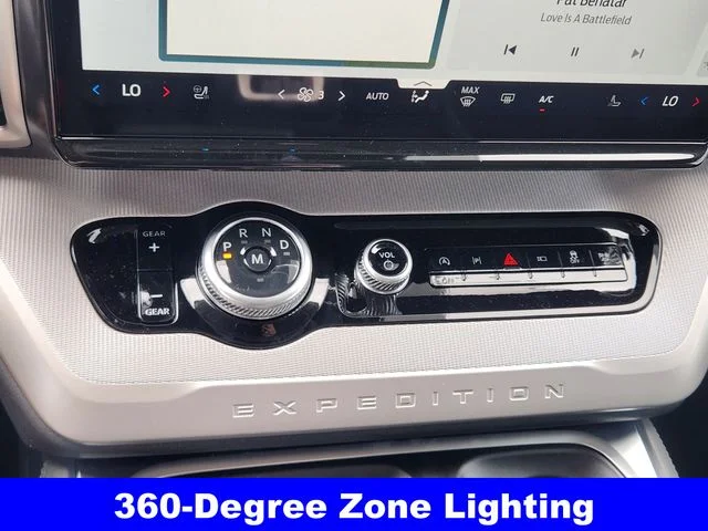 New 2026 Star White Metallic Tri-Coat Ford MAX Active image 18