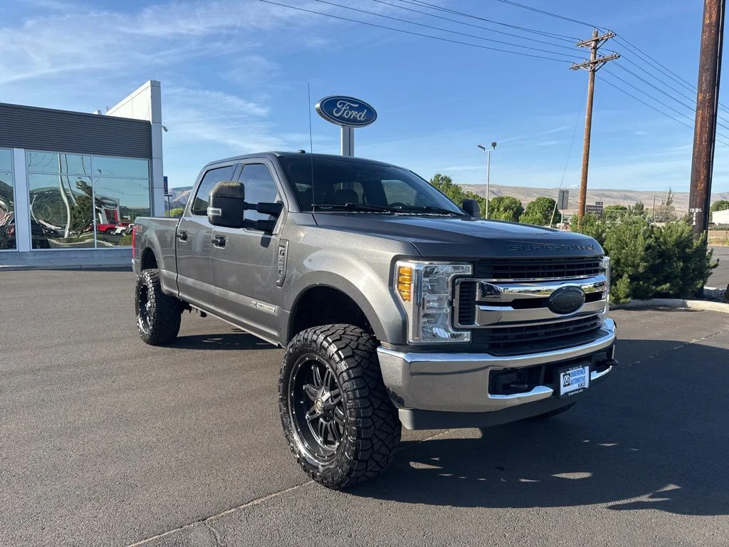 2019 Ford F-250 XLT 4x4 Crew Cab 6-3/4' Box's photo