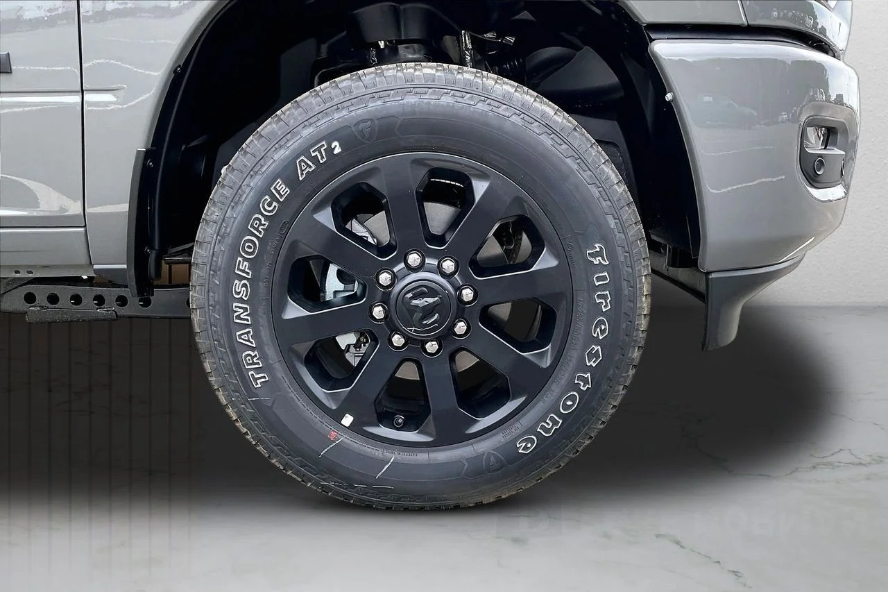 New 2026 Ceramic Gray Clear-Coat Exterior Paint RAM Laramie image 34