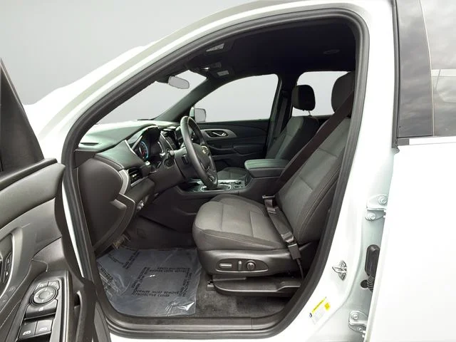 Used 2023 White Chevrolet LT image 31