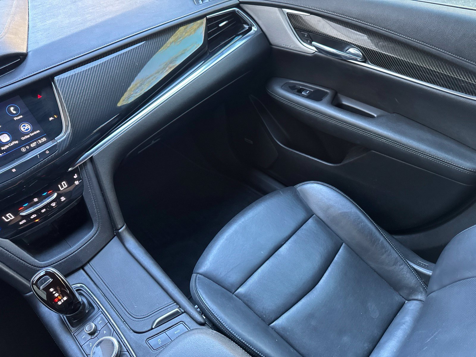 Used 2021 Black Cadillac Sport image 25