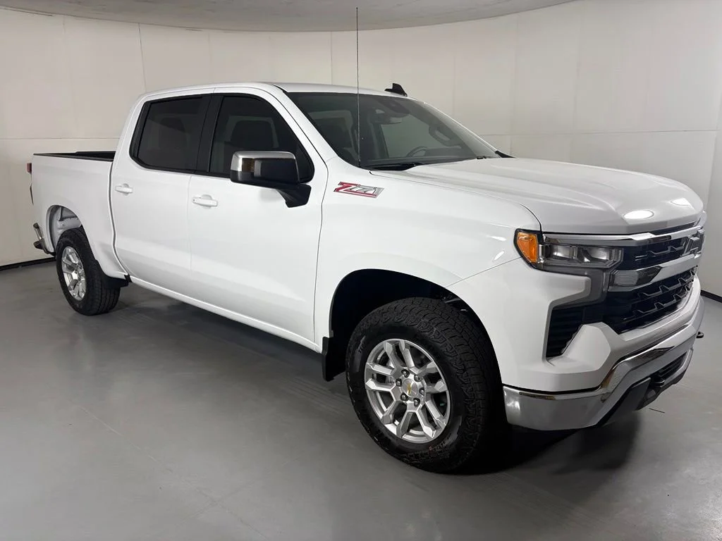 New 2026 Summit White Chevrolet LT image 2