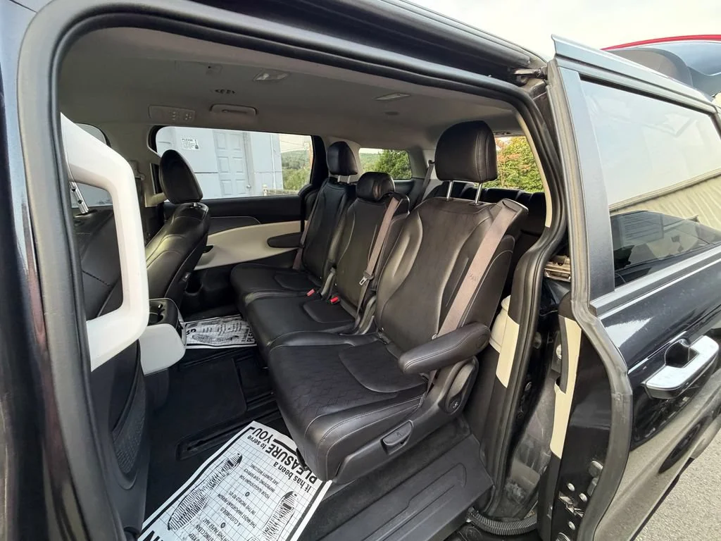 2024 Kia Carnival LX Seat Pkg - Photo 11