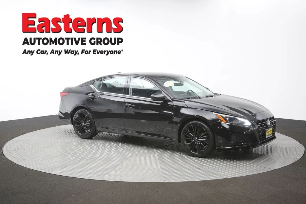 Used 2024 Black Nissan 2.5 SR image 49