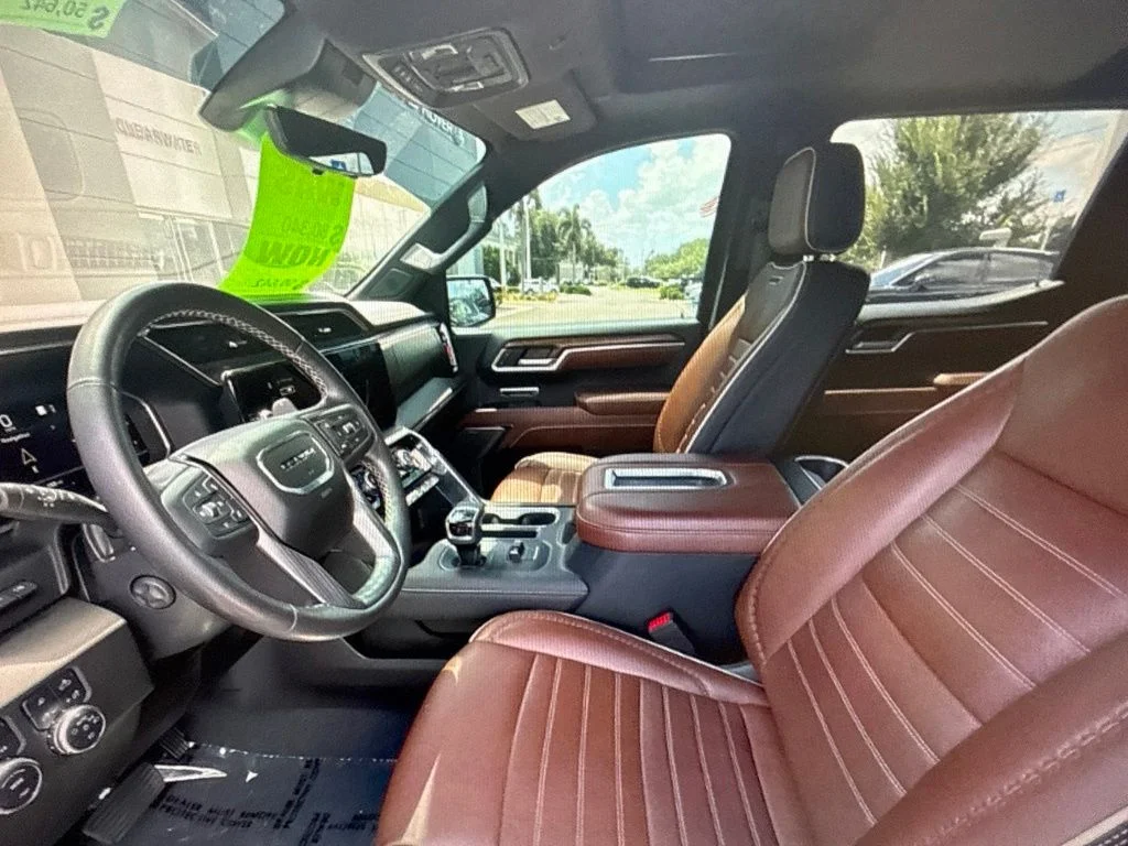 Used 2022 Black GMC Denali Ultimate image 4