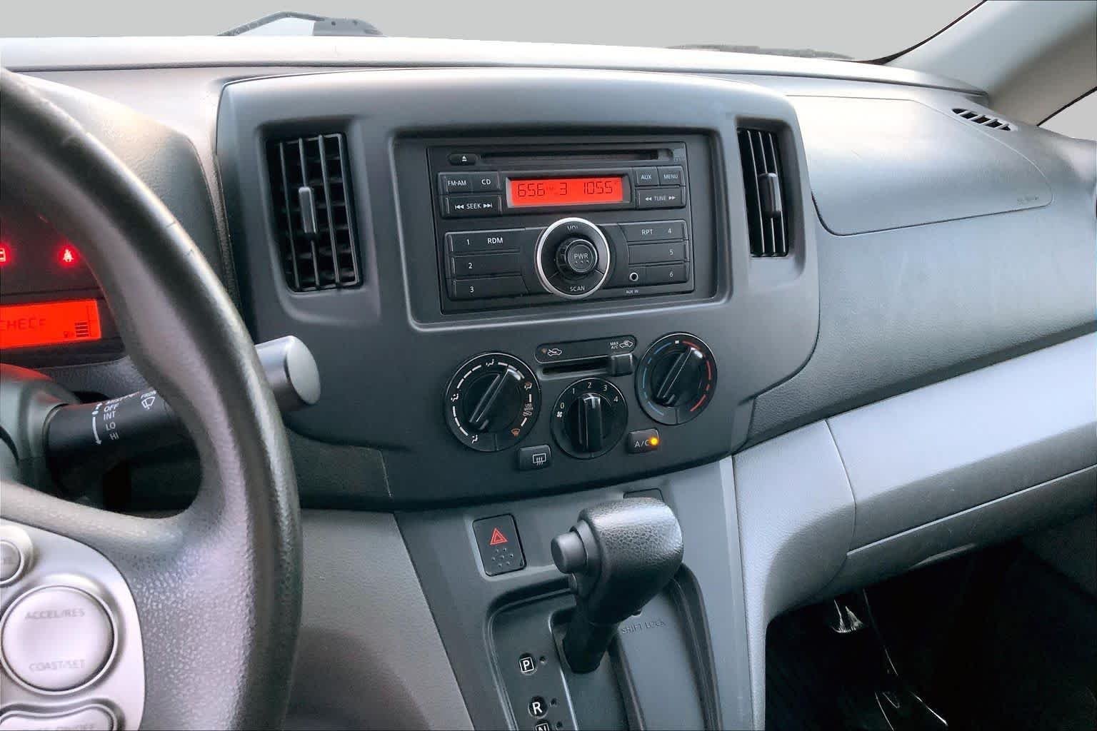 Pre-Owned 2015 Nissan NV200 S