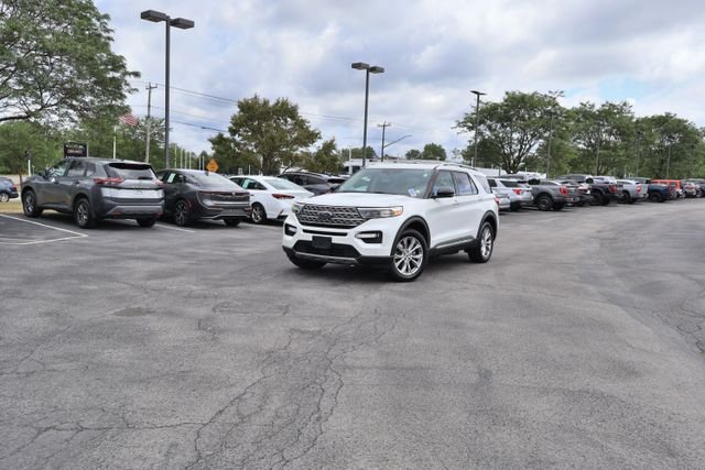 Used 2021 White Metallic Ford Limited image 2